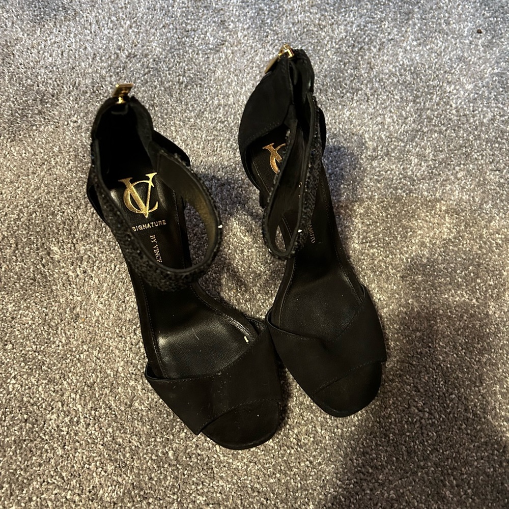 Black and glitter Vince Camuto heels